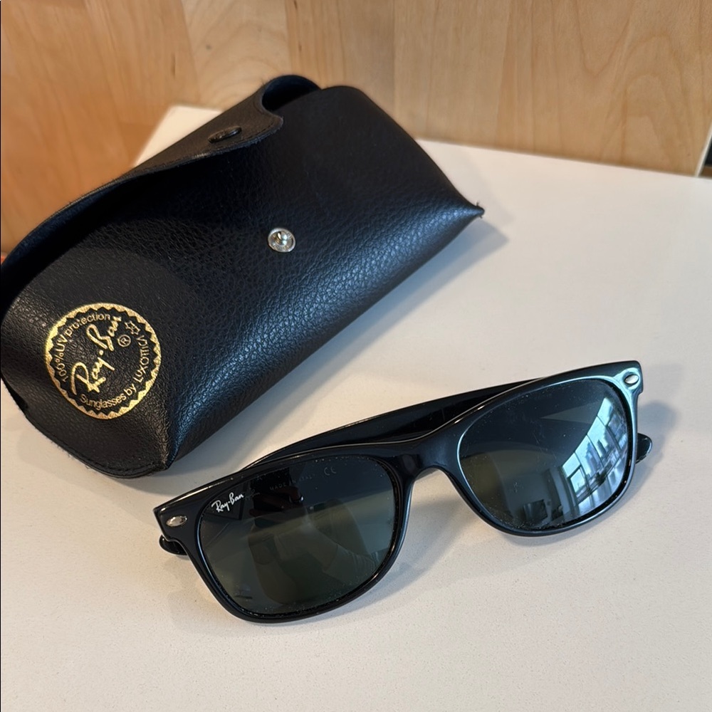 Unisex Ray-Ban Sunglasses